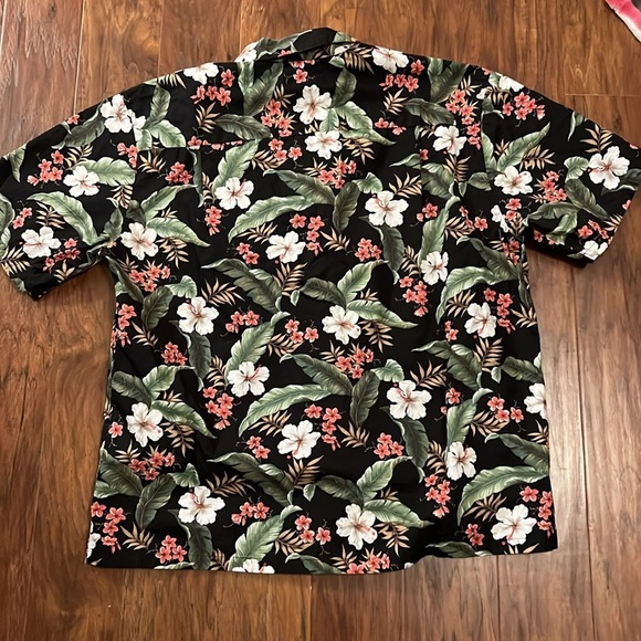 Vintage Men’s Hawaiian Button Up Shirt - Picture 6 of 6